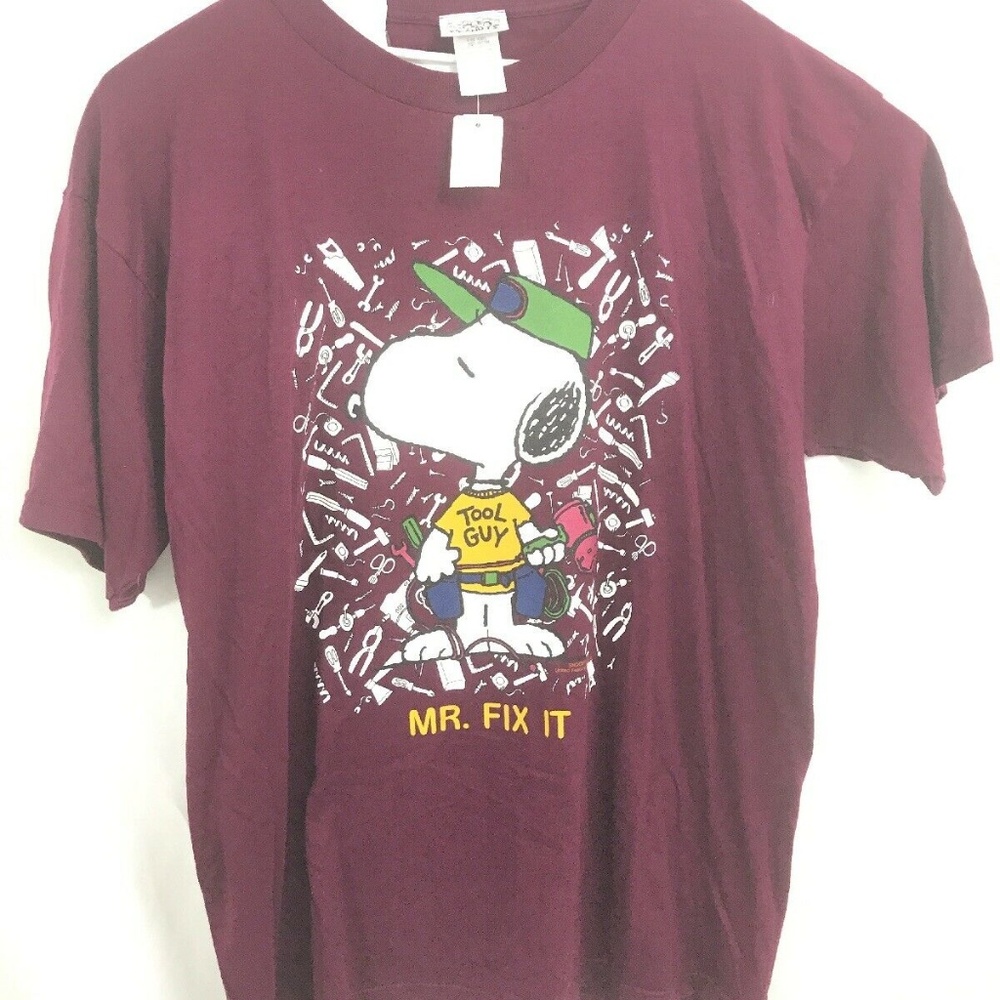 PEANUTS Snoopy “Mr. Fix It” Maroon Short Sleeve Gr